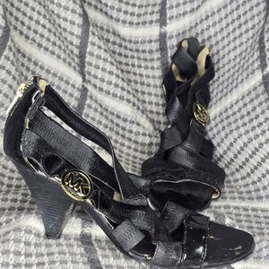 Michael Kors Karina Cross-Strap  Sandal Cone Heel Black W Gold  Logo -8M